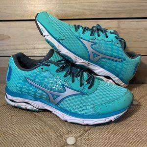 Mizuno Wave Inspire 11 Athletic Running Shoe Women Size 7.5